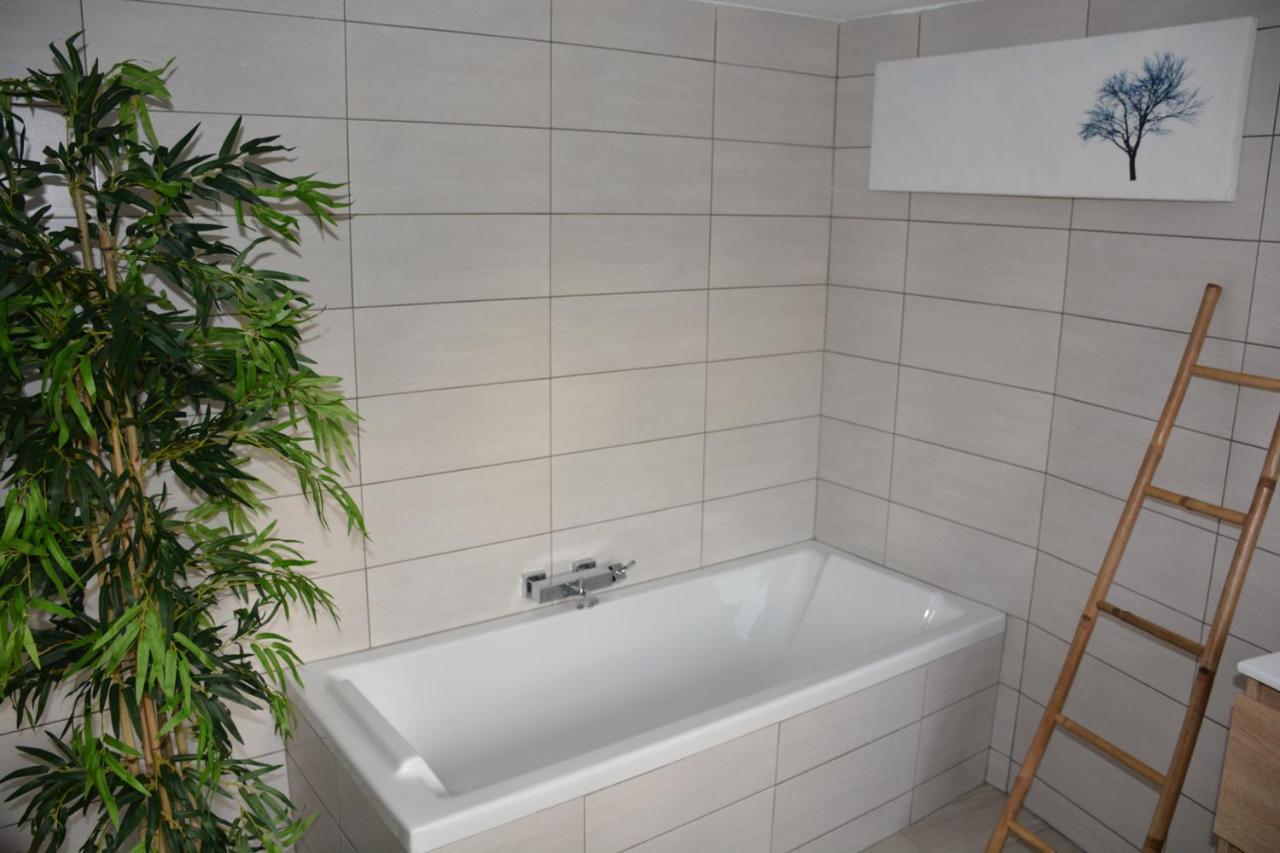 L'Hote Des Geants Ath Bagian luar foto
